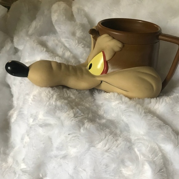 Rare 1993 Warner Brothers Roadrunner Cup - Picture 5 of 7